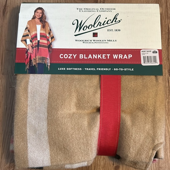 NWT Women’s Woolrich Blanket Wrap - Picture 2 of 3